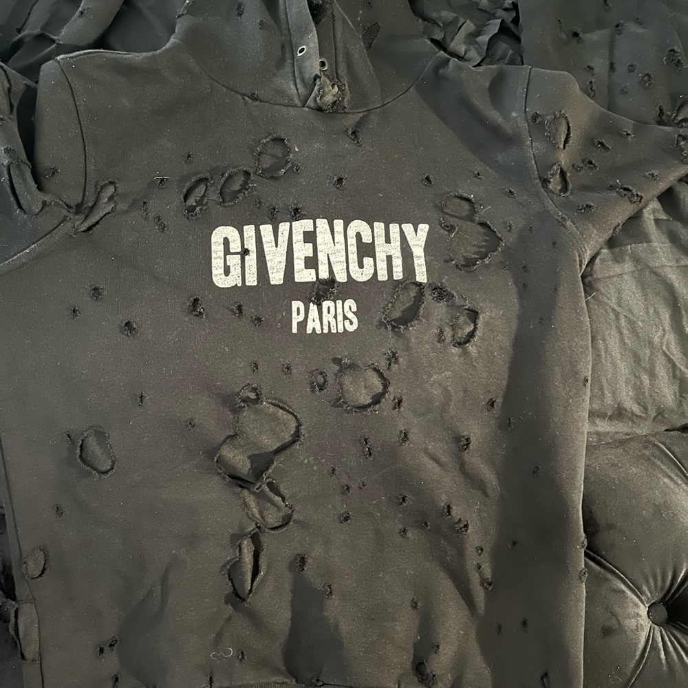 AUTHETIC GIVECHY SWEATSHIRT
